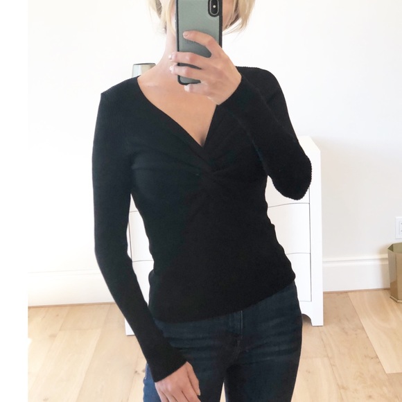 LYON Black V-neck Twist Knot Long Sleeve Top - Picture 4 of 7
